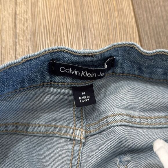 Calvin Klein Jeans Straight Leg Crop - Picture 6 of 9